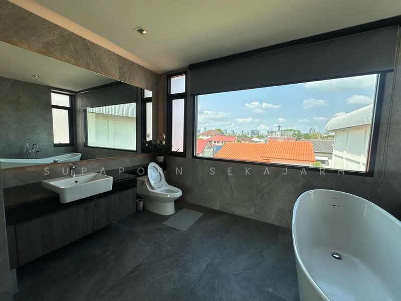 บ้านเดี่ยวสร้างเอง ลาดพร้าว 80, Bangkok, Wang Thonglang, Wang Thonglang, Bangkok, 3 Bedrooms, 300 sqm, Single Detached House For Rent, by Supaporn Sekajarn, 500217466 - DDproperty.com