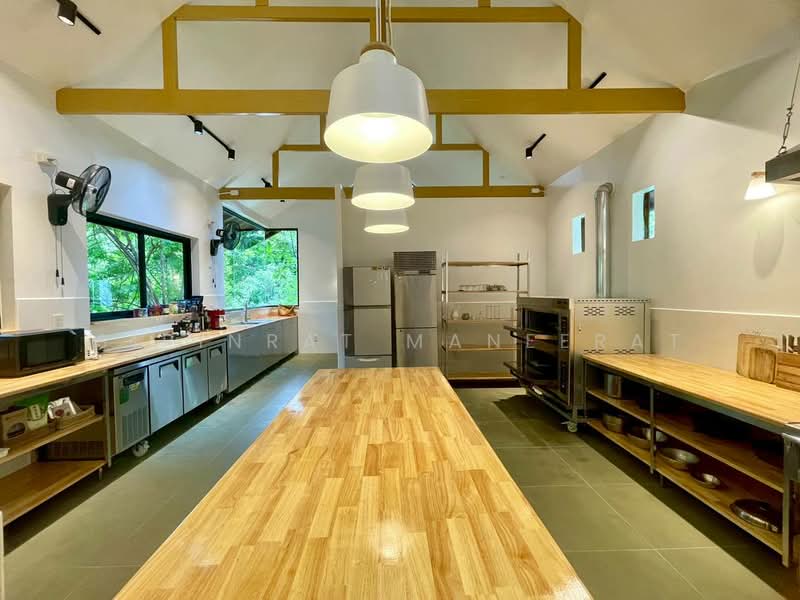 For Rent/Sale Unique Wooden Villa with Pool & Garden for Rent/Sale in Mae Rim, Chiang Mai. Near Prem, Chiang Mai, Muang Kaeo, Mae Rim, Chiang Mai, 4 Bedrooms, 800 sqm, Villa For Rent, by Sirinrat Maneerat, 500217519 - DDproperty.com