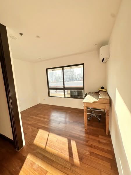 Baan Ploenchit, Bangkok, Soi Ruamrudee 2 Ploenchit Road, Lumphini, Pathum Wan, Bangkok, 2 Bedrooms, 100 sqm, Condo For Rent, by Nuttanun Weerasathapanakul, 500217534 - DDproperty.com