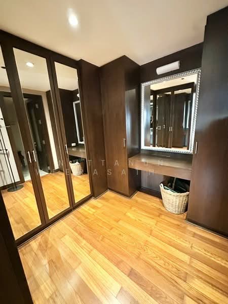 Baan Ploenchit, Bangkok, Soi Ruamrudee 2 Ploenchit Road, Lumphini, Pathum Wan, Bangkok, 2 Bedrooms, 100 sqm, Condo For Rent, by Nuttanun Weerasathapanakul, 500217534 - DDproperty.com