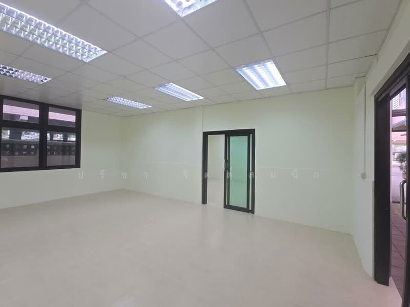 Comercial space for service office ground floor about 50-70 sq m., high ceiling near Saphan Khwai, Bangkok, พหลโยธิน, Samsen Nai, Phaya Thai, Bangkok, , 70 sqm, Office Space For Rent, by ปรีชา จิตต์สมนึก, 500217539 - DDproperty.com