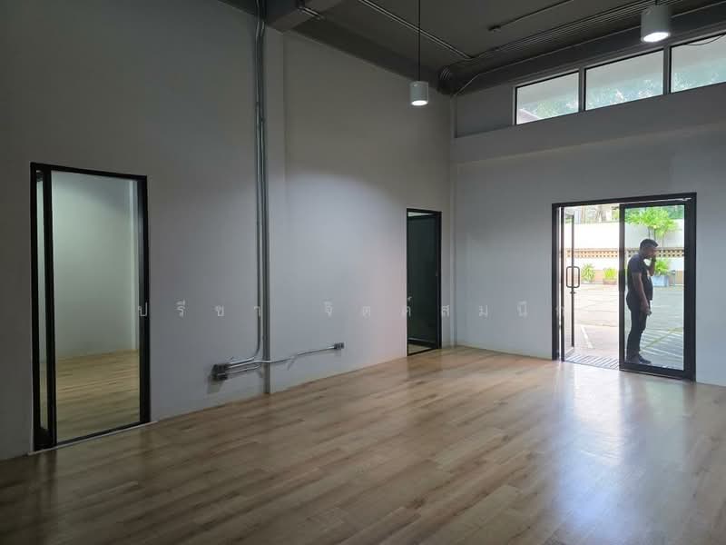Comercial space for service office ground floor about 50-70 sq m., high ceiling near Saphan Khwai, Bangkok, พหลโยธิน, Samsen Nai, Phaya Thai, Bangkok, , 70 sqm, Office Space For Rent, by ปรีชา จิตต์สมนึก, 500217539 - DDproperty.com