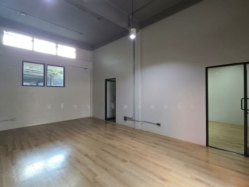 Comercial space for service office ground floor about 50-70 sq m., high ceiling near Saphan Khwai, Bangkok, พหลโยธิน, Samsen Nai, Phaya Thai, Bangkok, , 70 sqm, Office Space For Rent, by ปรีชา จิตต์สมนึก, 500217539 - DDproperty.com