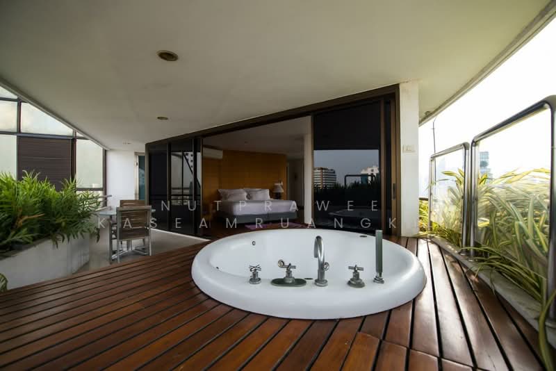 Moon Tower, Bangkok, Soi Sukhumvit 59, Khlong Tan Nua, Watthana, Bangkok, 5 Bedrooms, 531 sqm, Condo For Rent, by Nutprawee Kaseamruangkit, 500217541 - DDproperty.com