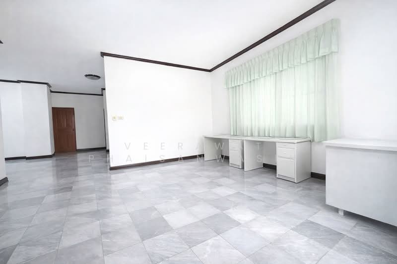 ขาย - Nakarin Garden Village : หมู่บ้านนครินทร์การ์เด้น, กรุงเทพ