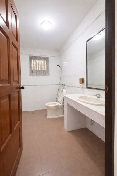 ขาย - Nakarin Garden Village : หมู่บ้านนครินทร์การ์เด้น, กรุงเทพ