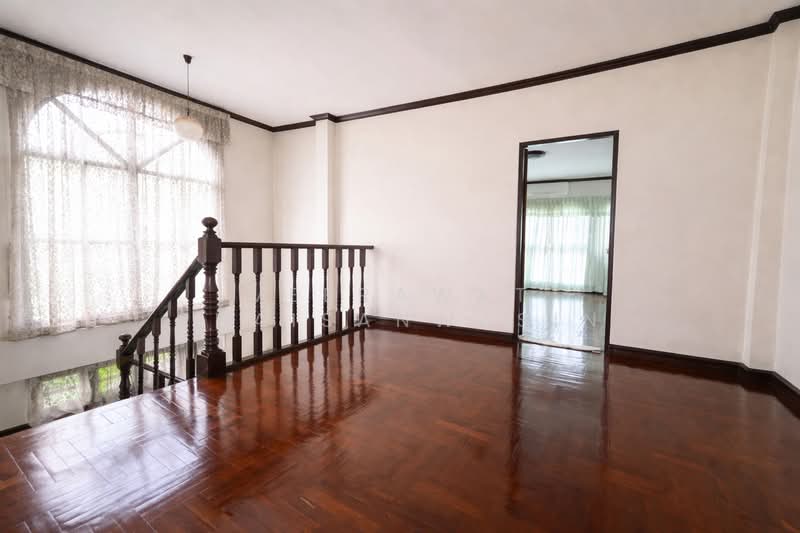 Nakarin Garden Village, Bangkok, Soi Romklao 19/1, Khlong Sam Prawet, Lat Krabang, Bangkok, 4 Bedrooms, 380 sqm, Single Detached House For Sale, by บัวบ้านดี, 500217546 - DDproperty.com