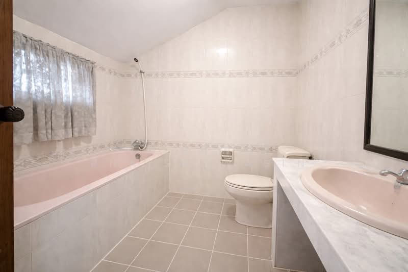 Nakarin Garden Village, Bangkok, Soi Romklao 19/1, Khlong Sam Prawet, Lat Krabang, Bangkok, 4 Bedrooms, 380 sqm, Single Detached House For Sale, by บัวบ้านดี, 500217546 - DDproperty.com