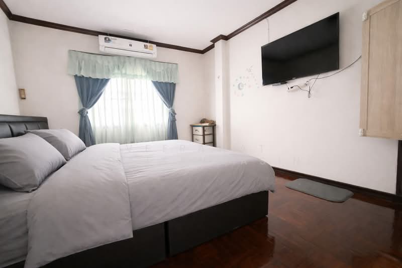 ขาย - Nakarin Garden Village : หมู่บ้านนครินทร์การ์เด้น, กรุงเทพ