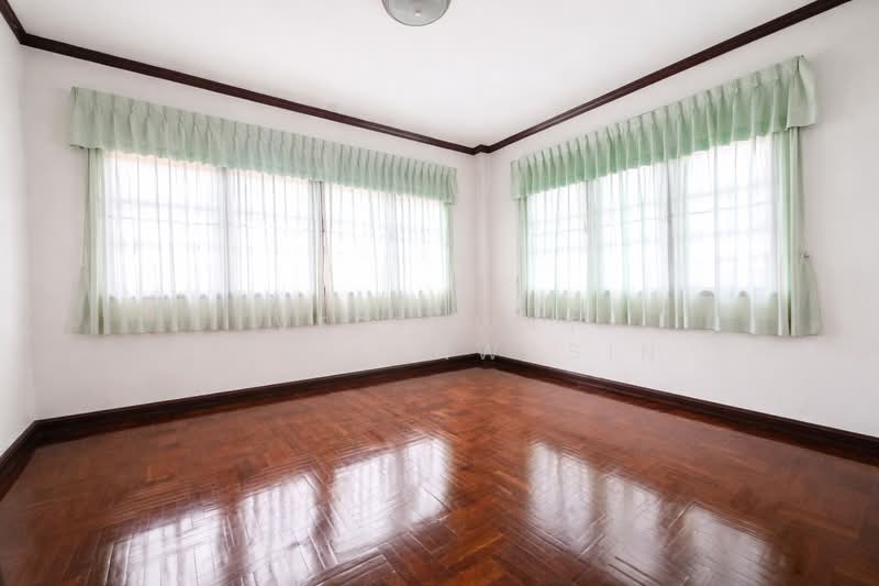 Nakarin Garden Village, Bangkok, Soi Romklao 19/1, Khlong Sam Prawet, Lat Krabang, Bangkok, 4 Bedrooms, 380 sqm, Single Detached House For Sale, by บัวบ้านดี, 500217546 - DDproperty.com