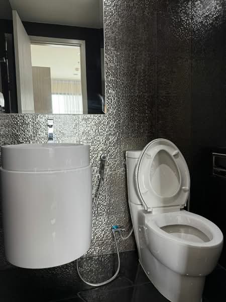 Rhythm Sukhumvit 36-38, Bangkok, 55 Soi Sukhumvit 36, Sukhumvit Road, Phra Kanong, Khlong Toei, Bangkok, 1 Bedroom, 34 sqm, Condo For Sale, by Nichapa Tangdachsumrit, 500217566 - DDproperty.com