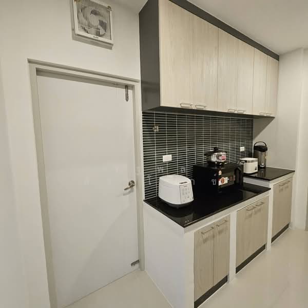 Centro Bangna, Samut Prakan, 111 Soi 3, Bang Kaeo, Bang Plee, Samut Prakan, 4 Bedrooms, 300 sqm, Single Detached House For Rent, by Rattapon Sivamok, 500217596 - DDproperty.com