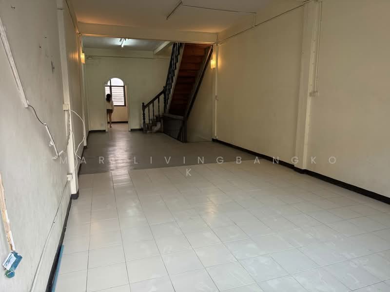 For Rent - Shop House Sukhumvit, Bangkok