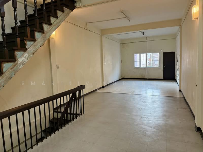 For Rent - Shop House Sukhumvit, Bangkok