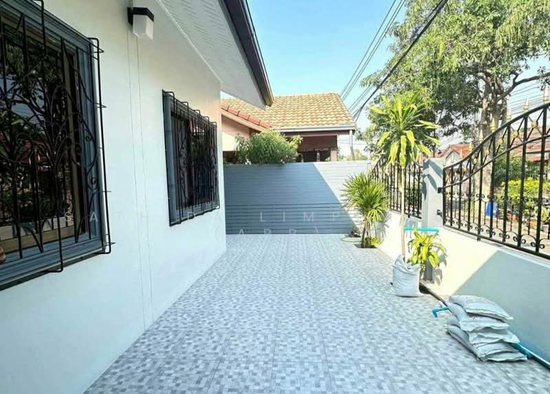 Chokchai Village 9, Chon Buri (Pattaya), Bang Lamung, Bang Lamung (Pattaya), Chon Buri (Pattaya), 3 Bedrooms, 150 sqm, Single Detached House For Rent, by Sathida Limphasut (App), 500217627 - DDproperty.com