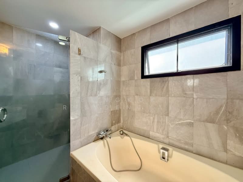 Noble House Ekkamai, Bangkok, Ekkamai 22, Khlong Tan Nua, Watthana, Bangkok, 4 Bedrooms, 400 sqm, Single Detached House For Rent, by Bangkok Residential, 500218002 - DDproperty.com