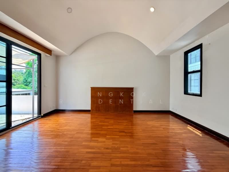 Noble House Ekkamai, Bangkok, Ekkamai 22, Khlong Tan Nua, Watthana, Bangkok, 4 Bedrooms, 400 sqm, Single Detached House For Rent, by Bangkok Residential, 500218002 - DDproperty.com