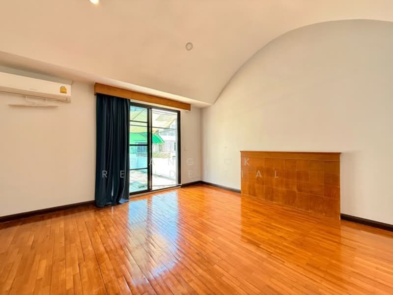 Noble House Ekkamai, Bangkok, Ekkamai 22, Khlong Tan Nua, Watthana, Bangkok, 4 Bedrooms, 400 sqm, Single Detached House For Rent, by Bangkok Residential, 500218002 - DDproperty.com