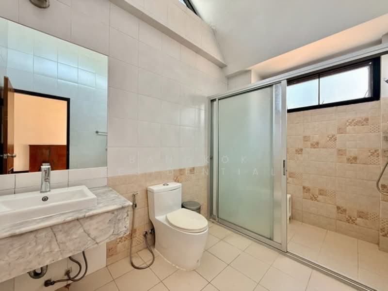 Noble House Ekkamai, Bangkok, Ekkamai 22, Khlong Tan Nua, Watthana, Bangkok, 4 Bedrooms, 400 sqm, Single Detached House For Rent, by Bangkok Residential, 500218002 - DDproperty.com