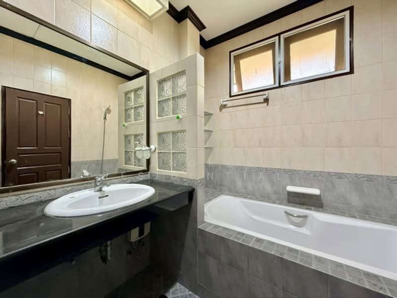 Detached House, Bangkok, Sukhumvit 63, Khlong Tan Nua, Watthana, Bangkok, 4 Bedrooms, 250 sqm, Single Detached House For Rent, by Bangkok Residential, 500218019 - DDproperty.com