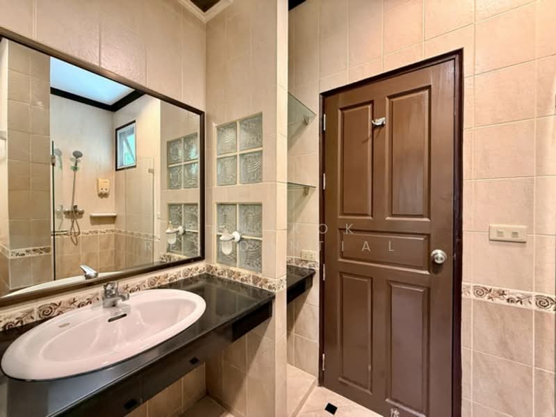 Detached House, Bangkok, Sukhumvit 63, Khlong Tan Nua, Watthana, Bangkok, 4 Bedrooms, 250 sqm, Single Detached House For Rent, by Bangkok Residential, 500218019 - DDproperty.com