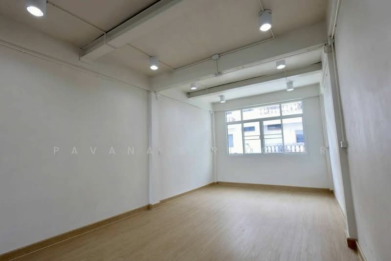 4-BR Townhouse, Bangkok, Yan Nawa, Sathon, Bangkok, 4 Bedrooms, 180 sqm, Townhouse For Rent, by Pavana Sirikogar, 500218055 - DDproperty.com