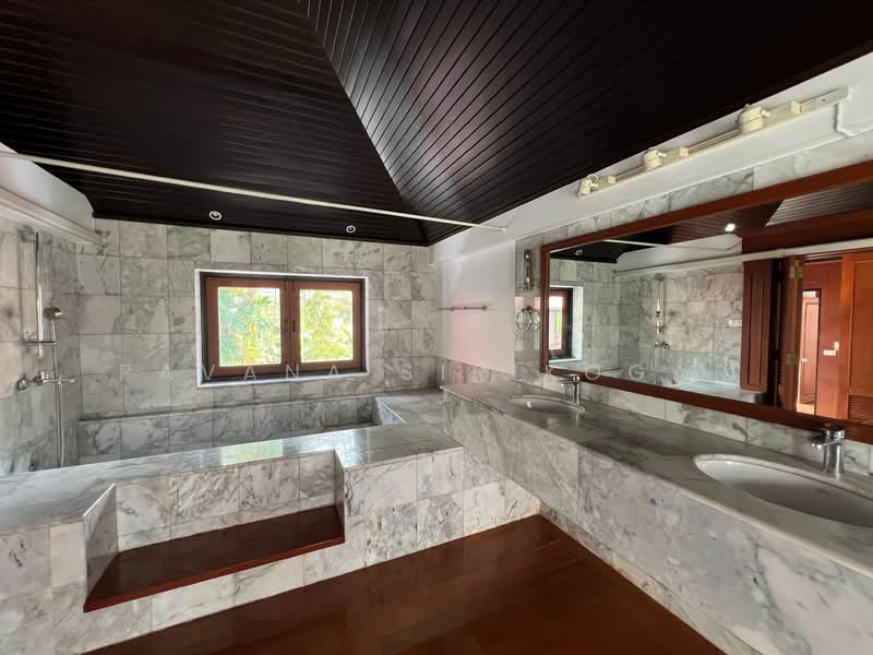 undefined, Bangkok, Khlong Toei, Khlong Toei, Bangkok, 5 Bedrooms, 695 sqm, Villa For Rent, by Pavana Sirikogar, 500218115 - DDproperty.com