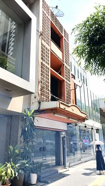 Space for Rent in Sukhunvit-Phrom Phong 5 minute walk, Bangkok, Khlong Tan Nua, Watthana, Bangkok, , 130 sqm, Retail Space For Rent, by Chutinun Mungmai, 500218136 - DDproperty.com