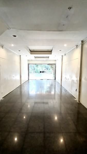 Space for Rent in Sukhunvit-Phrom Phong 5 minute walk, Bangkok, Khlong Tan Nua, Watthana, Bangkok, , 130 sqm, Retail Space For Rent, by Chutinun Mungmai, 500218136 - DDproperty.com