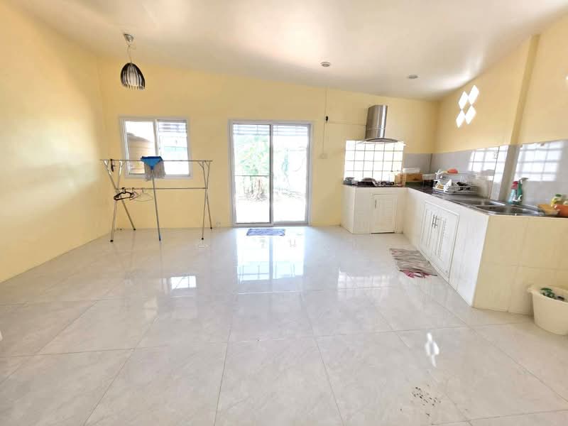 ราคาดีที่สุดในพัทยา!!!ขายบ้าน 2 ชั้น หมู่บ้านฟลอเรสต้า 9 (แหลมฉบัง)ถ. ทุ่งกราด, Chon Buri (Pattaya), ถ. ทุ่งกราด, Bang Lamung, Bang Lamung (Pattaya), Chon Buri (Pattaya), 3 Bedrooms, 82 sqm, Single Detached House For Sale, by คุณรินดา, 500218172 - DDproperty.com