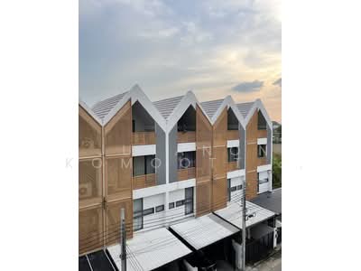 ขาย - ขาย / ให้เช่าทาวน์โฮม 4 ชั้นเดอะลอฟท์ บาย ไอ-เซน ลาดพร้าว 71 พร้อมเข้าอยู่ ทำเลดีใกล้ Central, กรุงเทพ