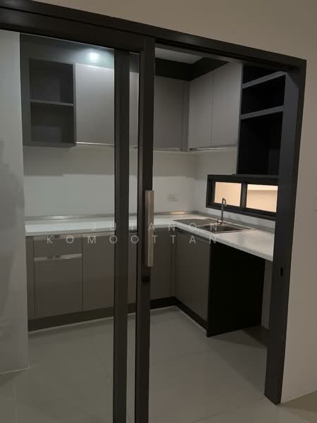 ขาย / ให้เช่าทาวน์โฮม 4 ชั้นเดอะลอฟท์ บาย ไอ-เซน ลาดพร้าว 71 พร้อมเข้าอยู่ ทำเลดีใกล้ Central, กรุงเทพ, ลาดพร้าว, ลาดพร้าว, กรุงเทพ, 85 ตร.ม., ทาวน์เฮ้าส์ ขาย, โดย Jutanon Komoottanaruk, 500218234 - DDproperty.com