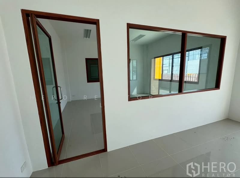 For sale Factory 898 sqm in Bang Krachao Samut Sakhon HRE00511, Samut Sakhon, Bang Krachao, Muang Samut Sakhon, Samut Sakhon, , 898 sqm, Warehouse/Factory For Sale, by Hero Realtor Co., Ltd., 500218274 - DDproperty.com