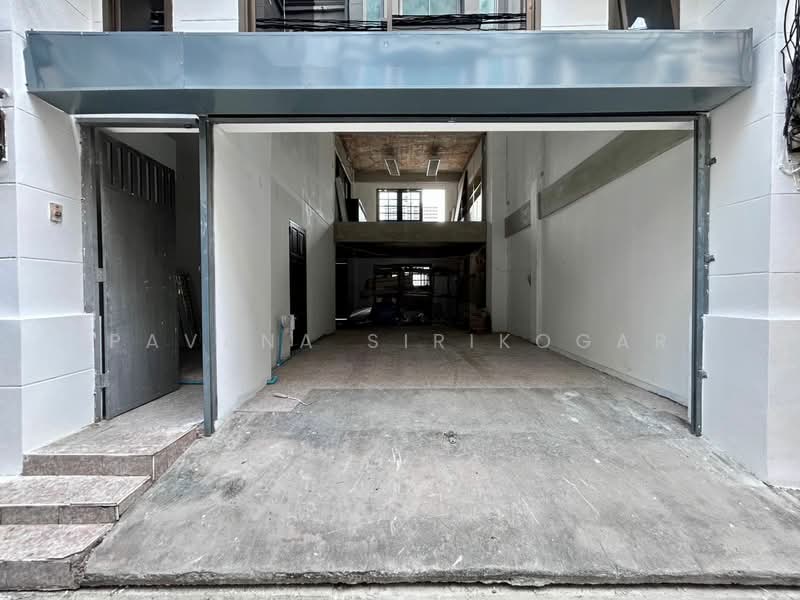 undefined, Bangkok, Khlong Tan Nua, Watthana, Bangkok, 5 Bedrooms, 230 sqm, Townhouse For Rent, by Pavana Sirikogar, 500218288 - DDproperty.com