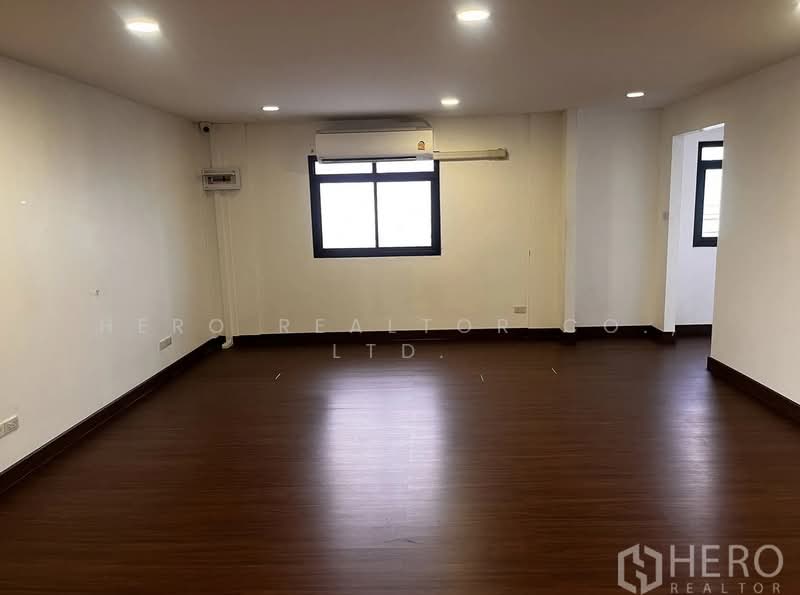 For rent Warehouse 260 sqm in Lat Phrao, Bangkok HRE00514, Bangkok, Lat Phrao, Lat Phrao, Bangkok, , 260 sqm, Warehouse/Factory For Rent, by Hero Realtor Co., Ltd., 500218443 - DDproperty.com