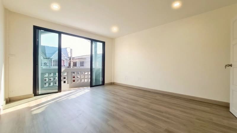 ขาย - Tawanna Village : หมู่บ้านตะวันนา, นนทบุรี