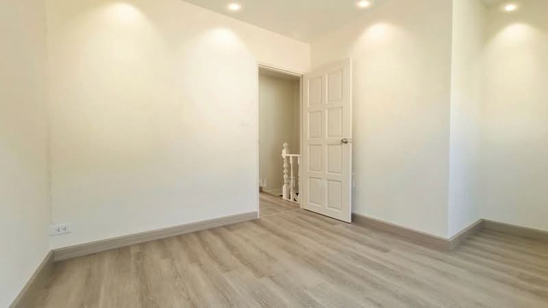 ขาย - Tawanna Village : หมู่บ้านตะวันนา, นนทบุรี