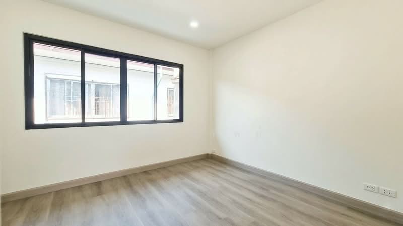 ขาย - Tawanna Village : หมู่บ้านตะวันนา, นนทบุรี