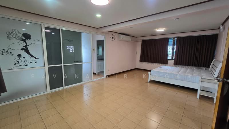 undefined, Bangkok, Huai Khwang, Huai Khwang, Bangkok, 4 Bedrooms, 660 sqm, Villa For Rent, by Pavana Sirikogar, 500218485 - DDproperty.com