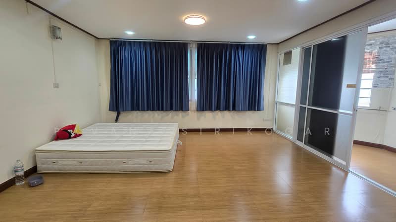 undefined, Bangkok, Huai Khwang, Huai Khwang, Bangkok, 4 Bedrooms, 660 sqm, Villa For Rent, by Pavana Sirikogar, 500218485 - DDproperty.com