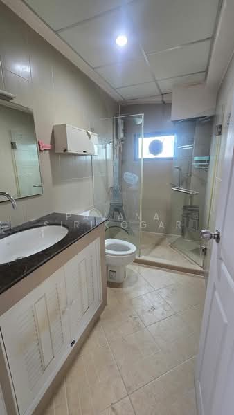 undefined, Bangkok, Huai Khwang, Huai Khwang, Bangkok, 4 Bedrooms, 660 sqm, Villa For Rent, by Pavana Sirikogar, 500218485 - DDproperty.com