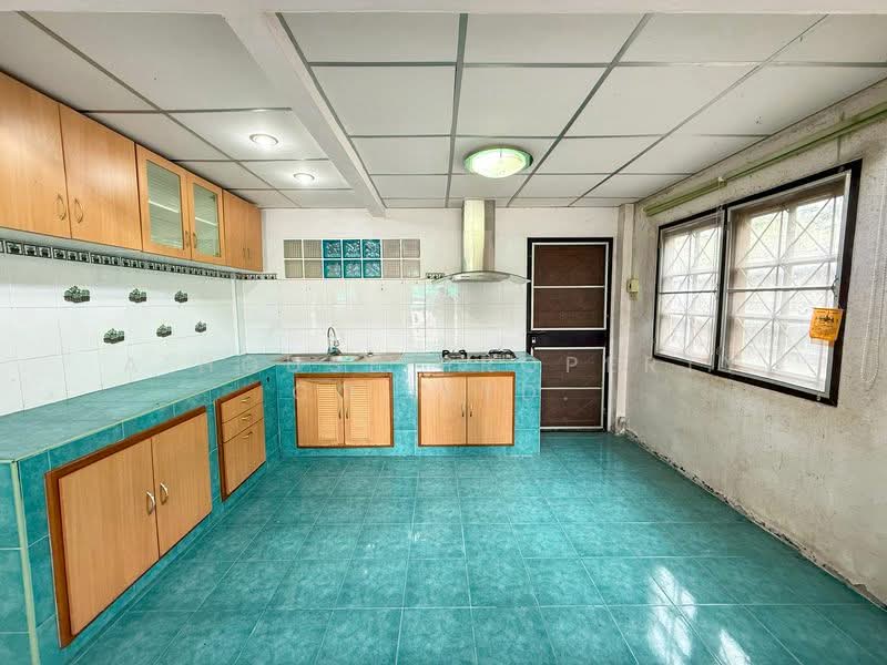 Single house near Thai Oil, Bang Phra, Sriracha - Special price., Chon Buri (Pattaya), Bang Phra, Si Racha, Chon Buri (Pattaya), 3 Bedrooms, 160 sqm, Single Detached House For Sale, by A House Property Co.,Ltd., 500218492 - DDproperty.com