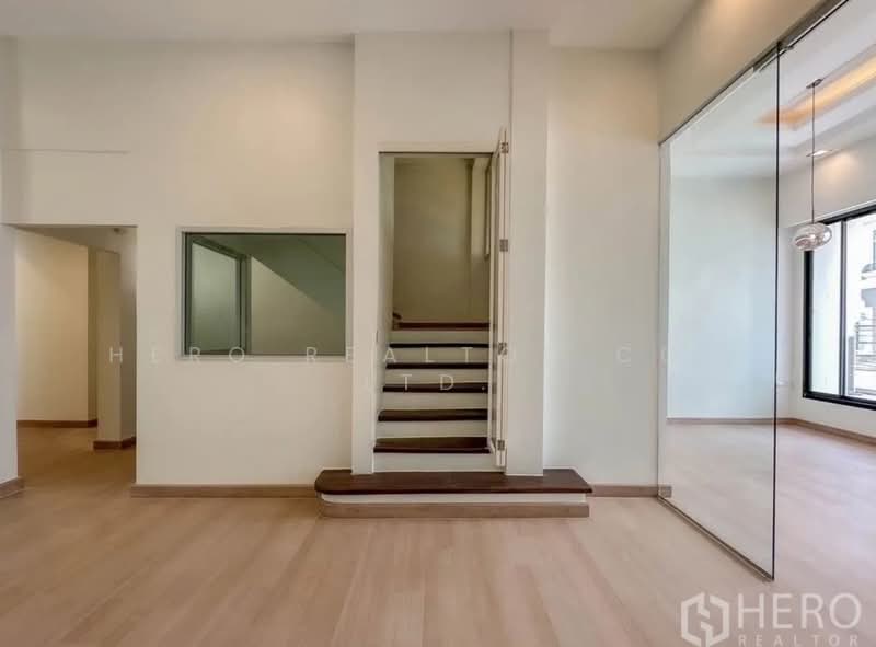 Baan Klang Muang Rama 9 - Ladprao, Bangkok, Soi Ladprao 88, Wang Thonglang, Wang Thonglang, Bangkok, 4 Bedrooms, 260 sqm, Townhouse For Sale, by Hero Realtor Co., Ltd., 500218551 - DDproperty.com