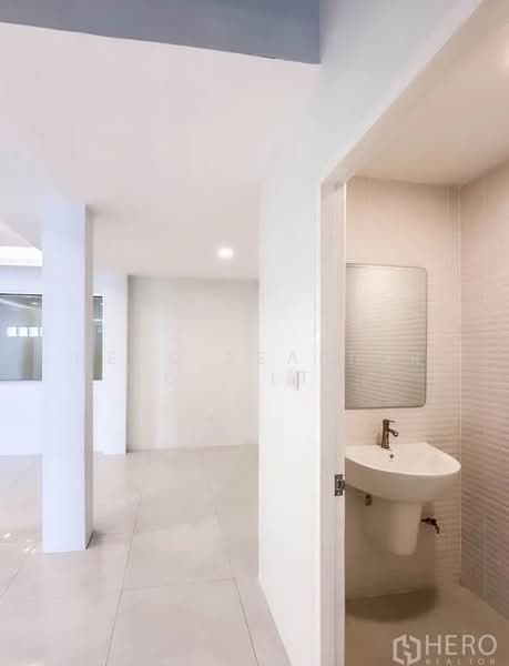 Baan Klang Muang Rama 9 - Ladprao, Bangkok, Soi Ladprao 88, Wang Thonglang, Wang Thonglang, Bangkok, 4 Bedrooms, 260 sqm, Townhouse For Sale, by Hero Realtor Co., Ltd., 500218551 - DDproperty.com