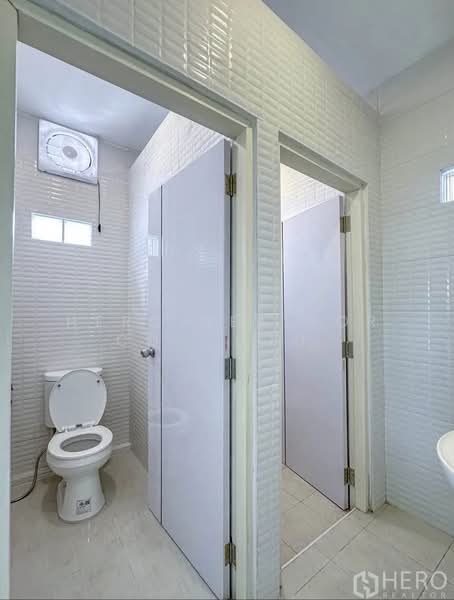 Baan Klang Muang Rama 9 - Ladprao, Bangkok, Soi Ladprao 88, Wang Thonglang, Wang Thonglang, Bangkok, 4 Bedrooms, 260 sqm, Townhouse For Sale, by Hero Realtor Co., Ltd., 500218551 - DDproperty.com