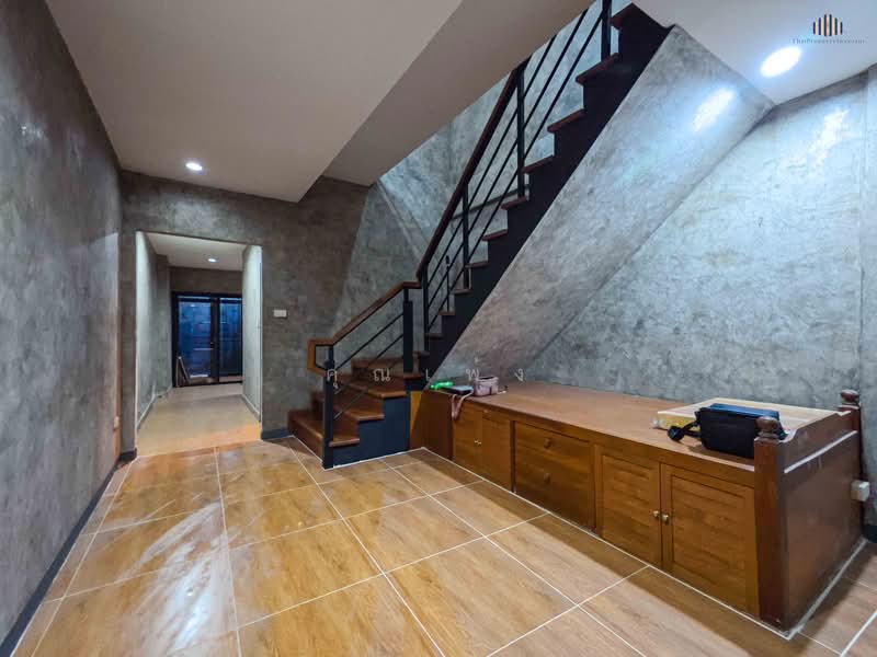 บ้านใจกลางรัชดาทำเลหายาก ใกล้ MRT สถานีห้วยขวาง ใช้ชีวิตเมืองได้เต็มที่ !! ขายถูกบ้านขนาด 28 ตร.วา, กรุงเทพ, รัชดาภิเษก 13, ดินแดง, ดินแดง, กรุงเทพ, 180 ตร.ม., บ้านเดี่ยว ขาย, โดย คุณเพ้ง, 500218577 - DDproperty.com