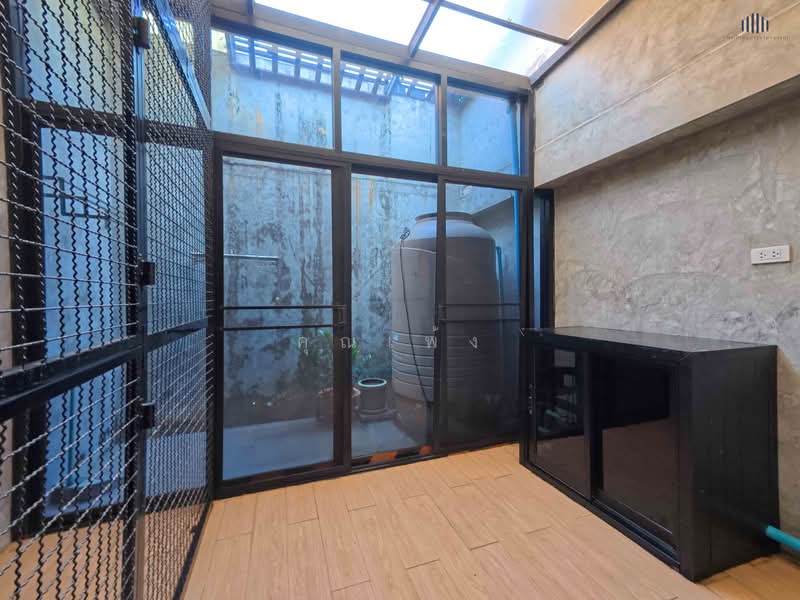 บ้านใจกลางรัชดาทำเลหายาก ใกล้ MRT สถานีห้วยขวาง ใช้ชีวิตเมืองได้เต็มที่ !! ขายถูกบ้านขนาด 28 ตร.วา, Bangkok, รัชดาภิเษก 13, Din Daeng, Din Daeng, Bangkok, 2 Bedrooms, 180 sqm, Single Detached House For Sale, by คุณเพ้ง, 500218577 - DDproperty.com