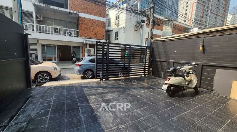 ให้เช่า โฮมออฟฟิศ หมู่บ้าน อารี ทาวน์เฮ้าส์ สุขุมวิท 26 ใกล้ BTS พร้อมพงษ์, กรุงเทพ, คลองตัน, คลองเตย, กรุงเทพ, 250 ตร.ม., ทาวน์เฮ้าส์ ให้เช่า, โดย Acute Realty Partner Co.,Ltd., 500218607 - DDproperty.com