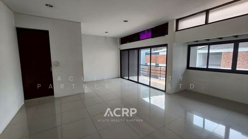 Home office for rent at Aree Townhouse Village, Sukhumvit 26, near BTS Phrom Phong, Bangkok, Khong Tan, Khlong Toei, Bangkok, 4 Bedrooms, 250 sqm, Townhouse For Rent, by Acute Realty Partner Co.,Ltd., 500218607 - DDproperty.com