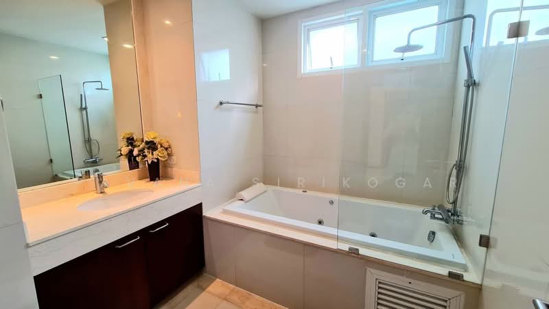 Piyathip Place, Bangkok, 24 Soi Prommitr, Khlong Tan Nua, Watthana, Bangkok, 2 Bedrooms, 160 sqm, Apartment For Rent, by Pavana Sirikogar, 500218628 - DDproperty.com